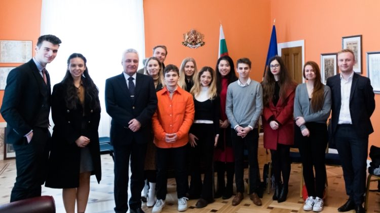 The Bulgarian Ambassador Meets with Students from King’s College London